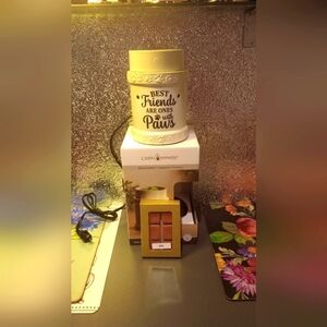 Best Friends are ones with paws Wax warmer w/boxed Wax melts
